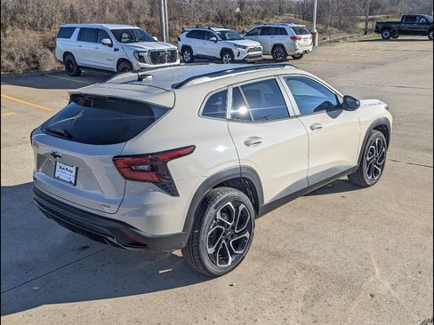 New 2026 Chevrolet Trax RS w/ Driver Confidence Package image 7