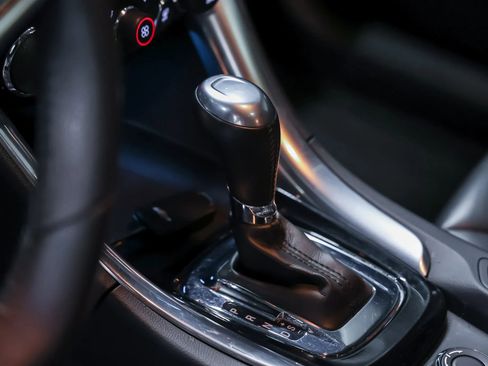 Used 2015 Chevrolet SS image 23