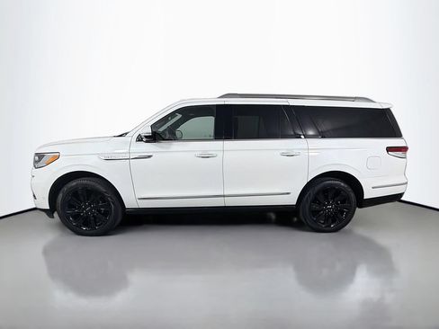 Certified 2023 Lincoln Navigator L Reserve RWD image 8