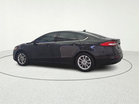 Used 2019 Ford Fusion SE image 5