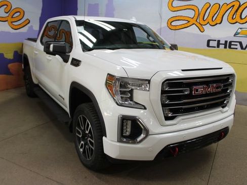 Used 2019 GMC Sierra 1500 AT4 w/ Technology Package AWD/4WD image 2