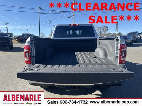 Used 2024 RAM 2500 Tradesman w/ Chrome Appearance Group image 5