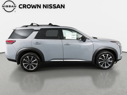 New 2026 Nissan Pathfinder Platinum image 4