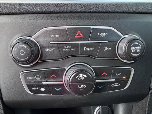 Used 2019 Dodge Charger R/T w/ Blacktop Package image 24