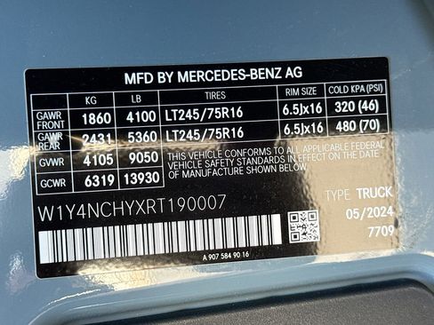 Used 2024 Mercedes-Benz Sprinter 2500 image 27