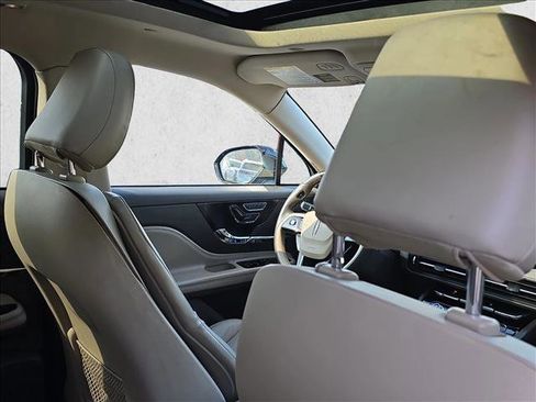 Used 2022 Lincoln Corsair AWD w/ Premium Package image 19