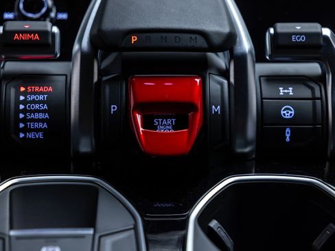 Used 2019 Lamborghini Urus image 72