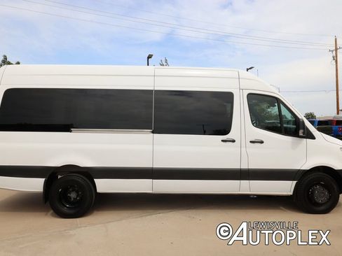 Used 2022 Mercedes-Benz Sprinter 3500 image 4