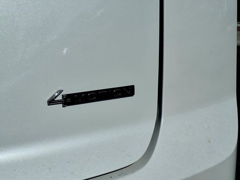 New 2026 Volkswagen Atlas Cross Sport SEL R-Line image 11