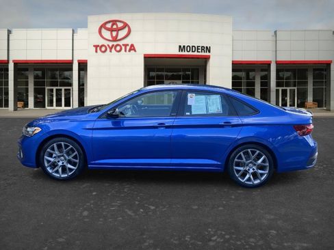 Used 2024 Volkswagen Jetta Sport FWD image 8