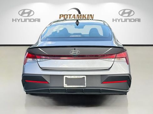 Certified 2025 Hyundai Elantra Sport FWD image 6