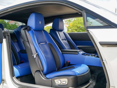 Used 2019 Rolls-Royce Wraith RWD image 29