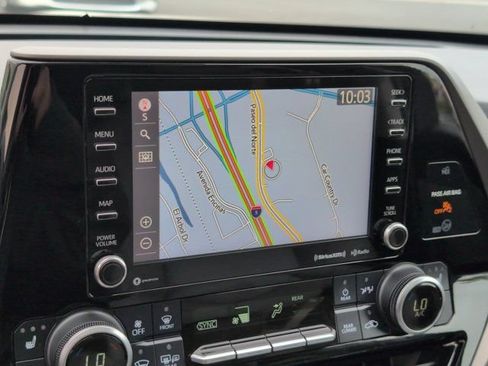 Used 2020 Toyota Highlander XLE AWD/4WD image 22