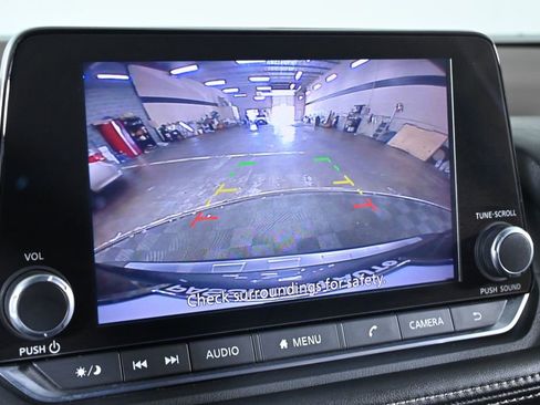 Certified 2022 Nissan Rogue SV image 18