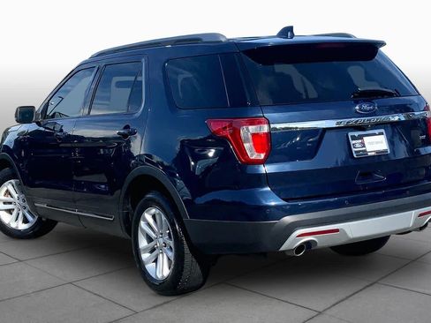 Used 2017 Ford Explorer XLT w/ Equipment Group 202A FWD image 12