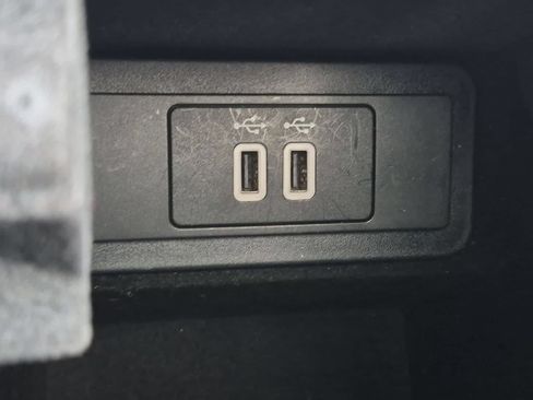 Used 2019 Lincoln MKT AWD image 33