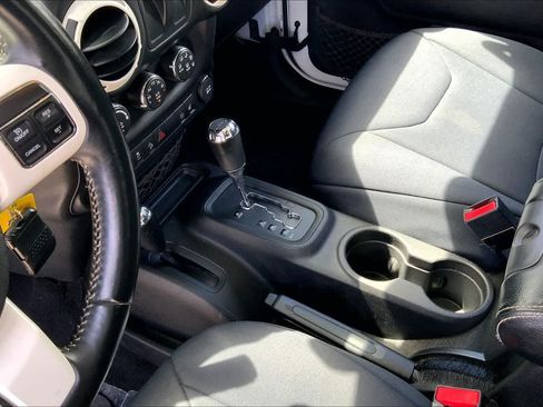 Used 2014 Jeep Wrangler Sahara AWD/4WD image 15