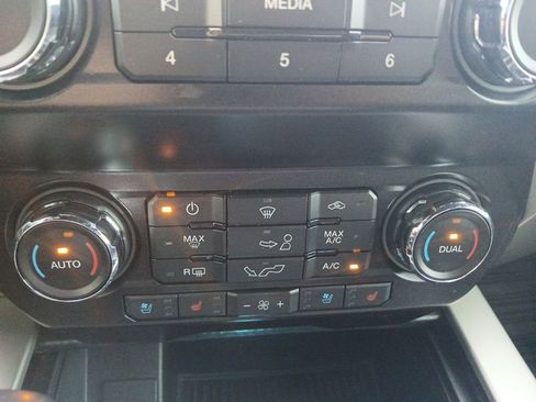 Used 2019 Ford F150 Lariat image 22