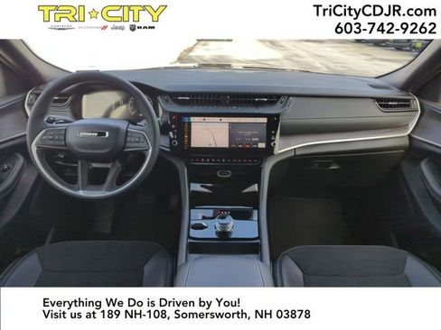 New 2026 Jeep Grand Cherokee Altitude image 12