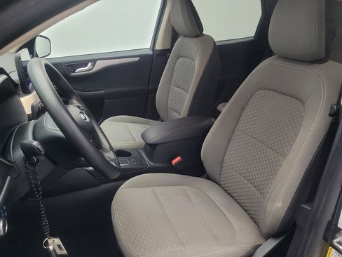 Used 2020 Ford Escape SE image 17