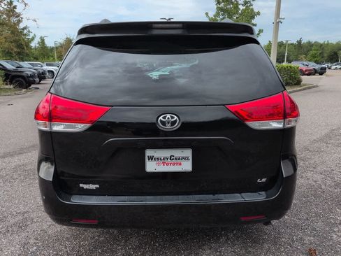 Used 2014 Toyota Sienna LE FWD image 5