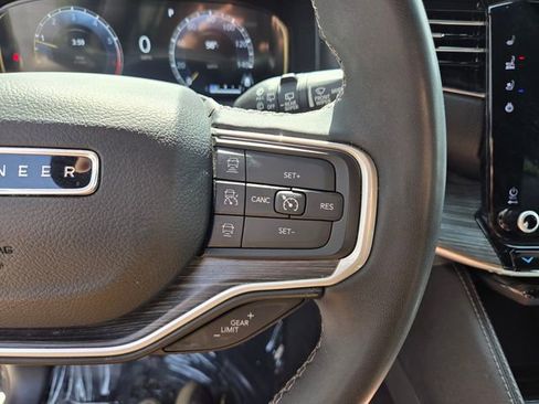 Certified 2023 Jeep Wagoneer L Series II RWD image 30