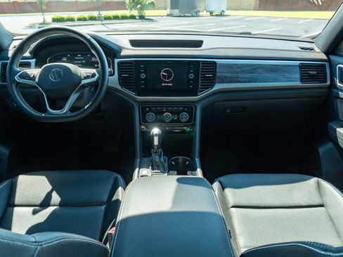 Used 2023 Volkswagen Atlas Cross Sport SE w/ Panoramic Sunroof Package FWD image 20