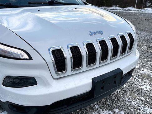 Used 2014 Jeep Cherokee Latitude w/ Comfort/Convenience Group image 25