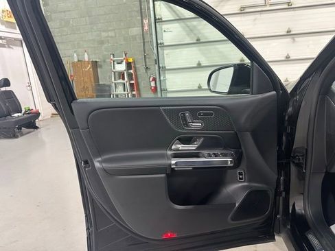 New 2025 Mercedes-Benz GLB 250 4MATIC image 11