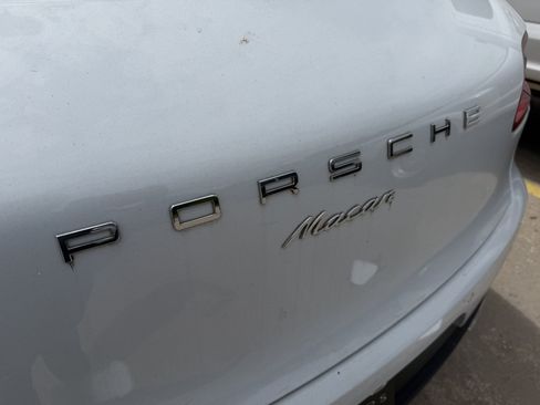 Used 2018 Porsche Macan AWD/4WD image 34