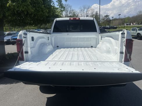 Used 2026 RAM 2500 Laramie AWD/4WD image 5
