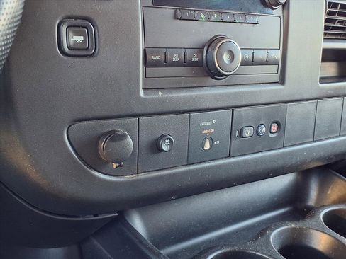 Used 2014 GMC Savana 2500 LT w/ LT Preferred Equipment Group image 11