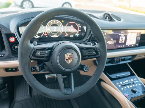 New 2026 Porsche Cayenne S image 14