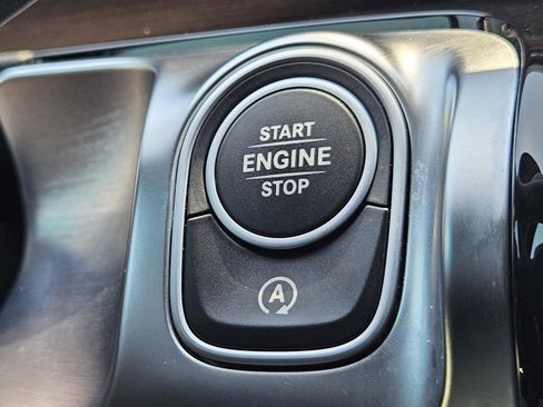 Certified 2025 Mercedes-Benz GLB 250 4MATIC image 31