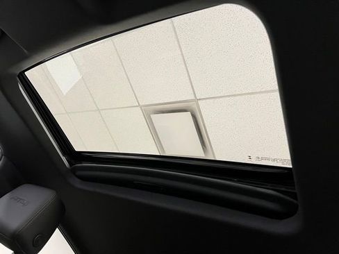 Used 2025 GMC Sierra 1500 AT4 w/ Technology Package image 41