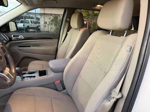 Used 2012 Jeep Grand Cherokee Laredo image 10