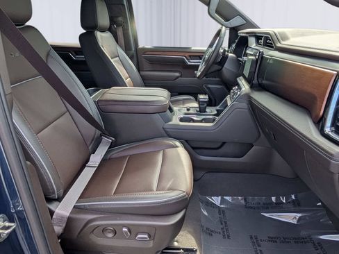Certified 2023 GMC Sierra 1500 Denali w/ Denali Reserve Package AWD/4WD image 9