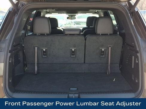 Used 2025 GMC Acadia AT4 image 30