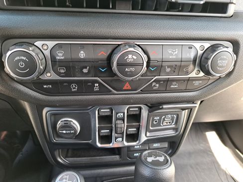 Used 2024 Jeep Wrangler Sport S AWD/4WD image 21