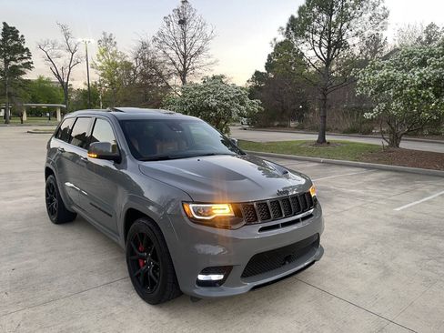Used 2021 Jeep Grand Cherokee SRT w/ Trailer Tow Group IV AWD/4WD image 25