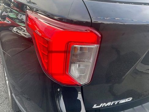 Certified 2022 Ford Explorer Limited w/ Hybrid Equipment Group 310A image 30