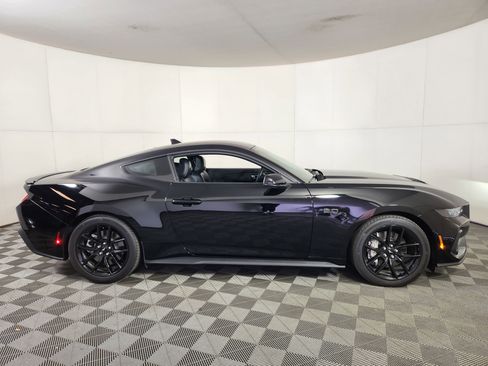 Used 2025 Ford Mustang GT Premium image 8