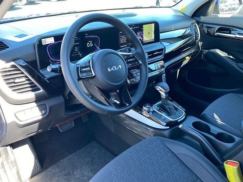 New 2026 Kia Seltos S FWD image 12