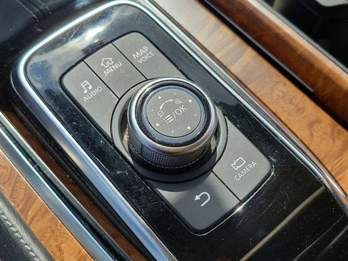 Used 2023 Nissan Armada SL w/ Captain's Chairs Package image 30