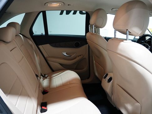 Used 2020 Mercedes-Benz GLC 300 4MATIC image 11