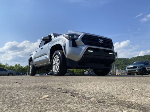 Used 2024 Toyota Tacoma SR5 image 30