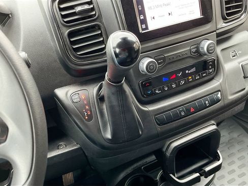 Used 2024 RAM ProMaster 2500 w/ Convenience Group image 15