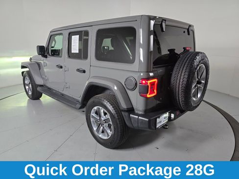 Used 2019 Jeep Wrangler Unlimited Sahara image 4
