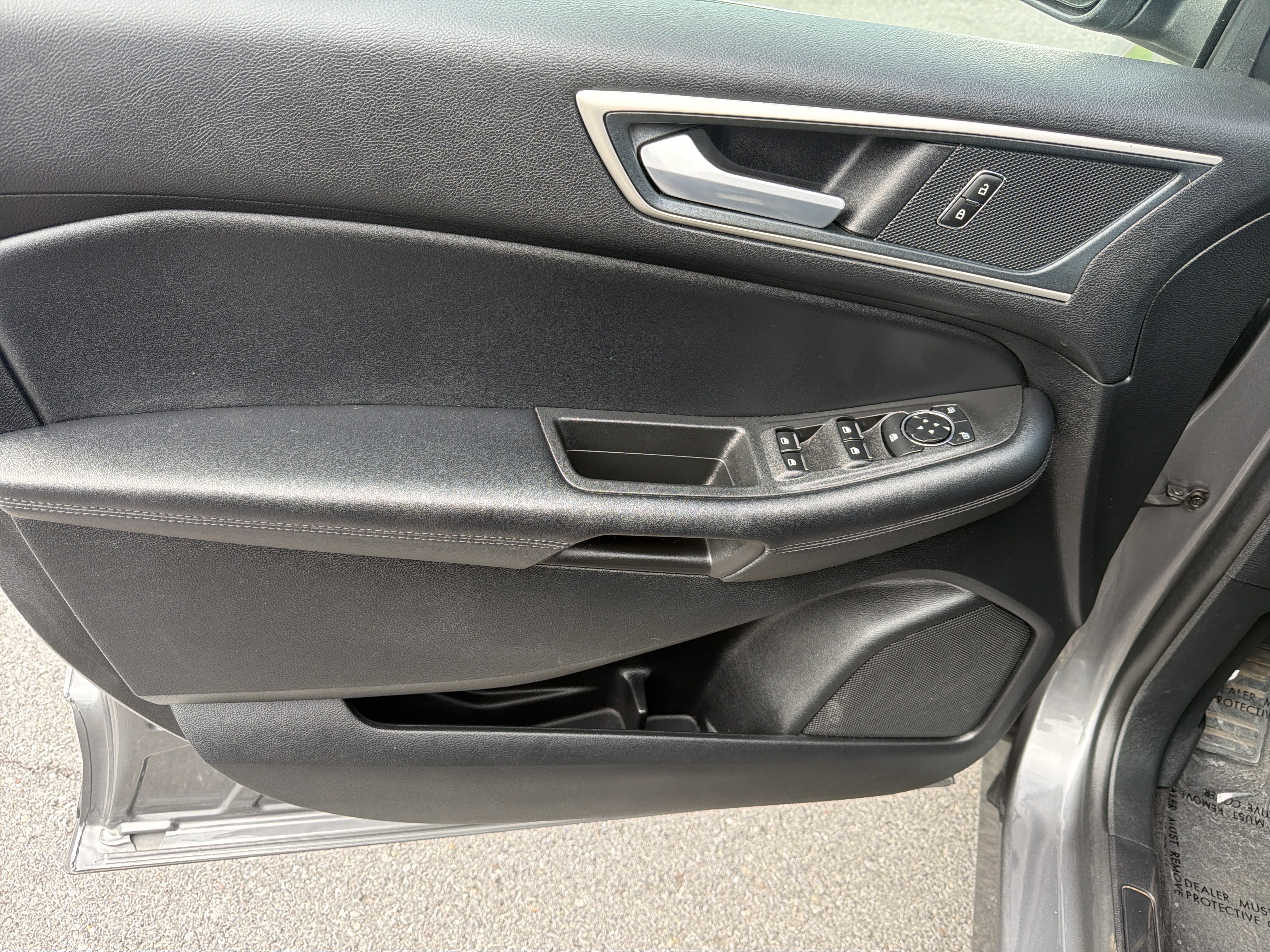Used 2024 Ford Edge SEL AWD/4WD image 15