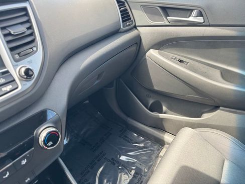 Used 2017 Hyundai Tucson SE AWD/4WD image 24